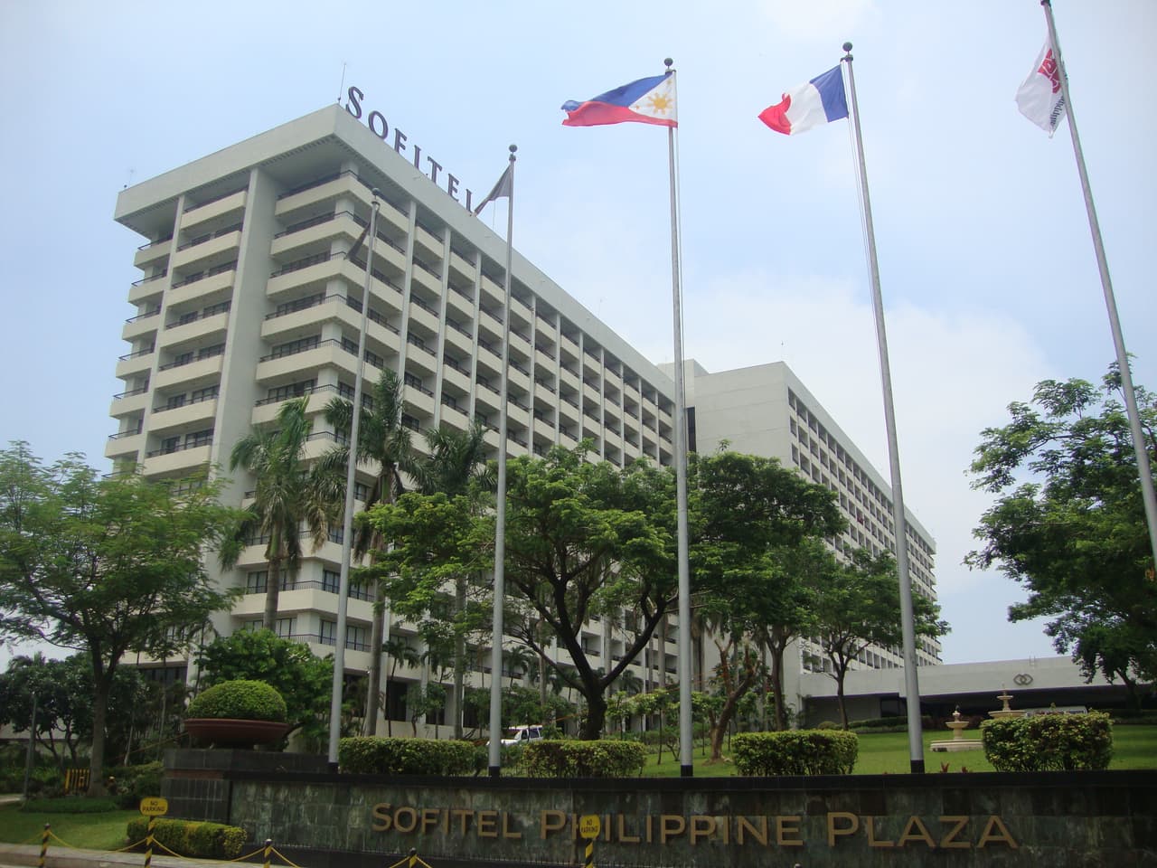 Sofitel Philippine Plaza Manila